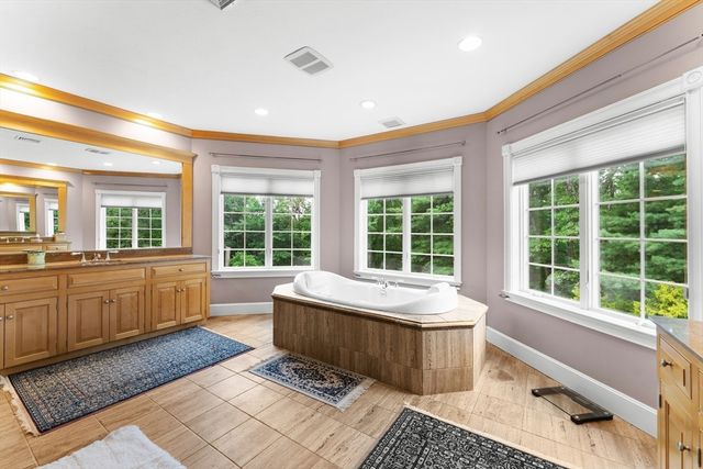 6 Steel Rd, Hopedale, MA 01747
