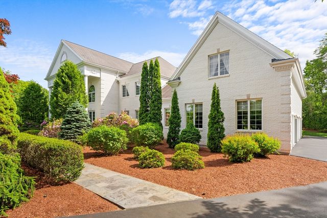 6 Steel Rd, Hopedale, MA 01747