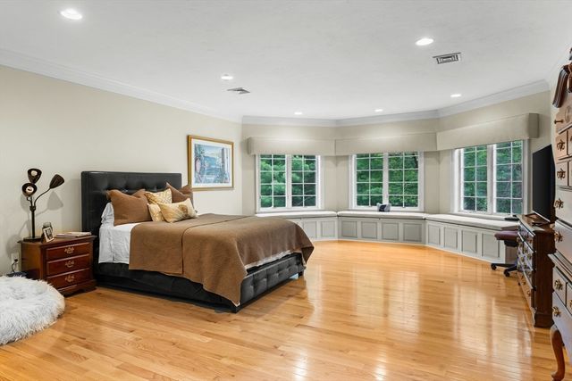 6 Steel Rd, Hopedale, MA 01747