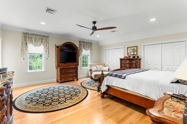 6 Steel Rd, Hopedale, MA 01747