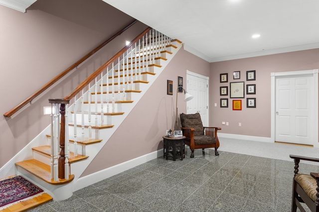6 Steel Rd, Hopedale, MA 01747