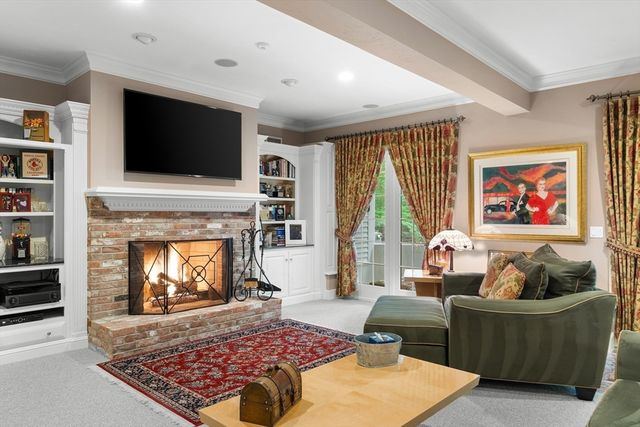 6 Steel Rd, Hopedale, MA 01747
