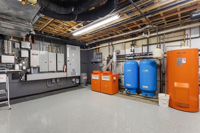 6 Steel Rd, Hopedale, MA 01747