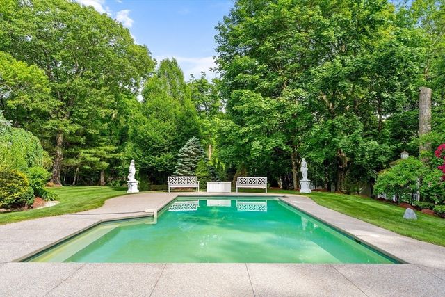 6 Steel Rd, Hopedale, MA 01747