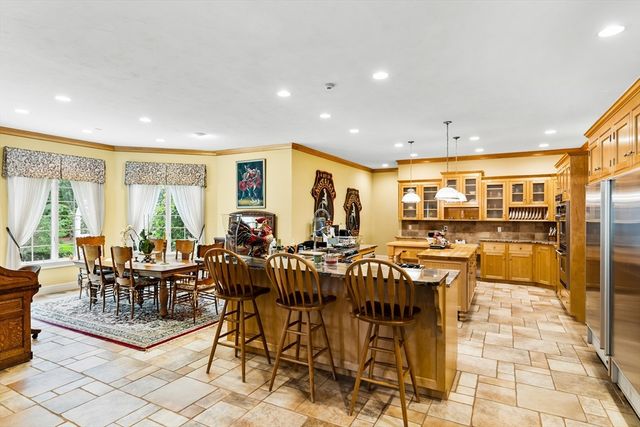 6 Steel Rd, Hopedale, MA 01747