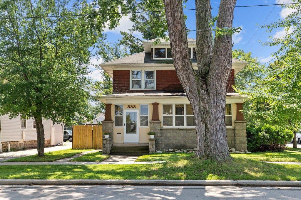 833 W HARRIS STREET, Appleton, WI 54914