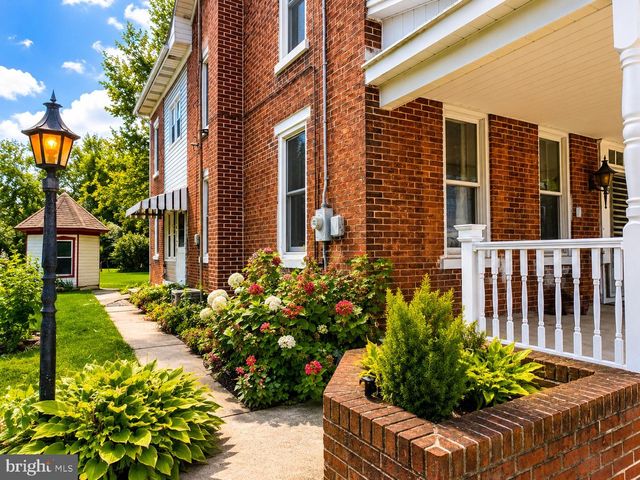 1329 BROADWAY, Hanover, PA 17331