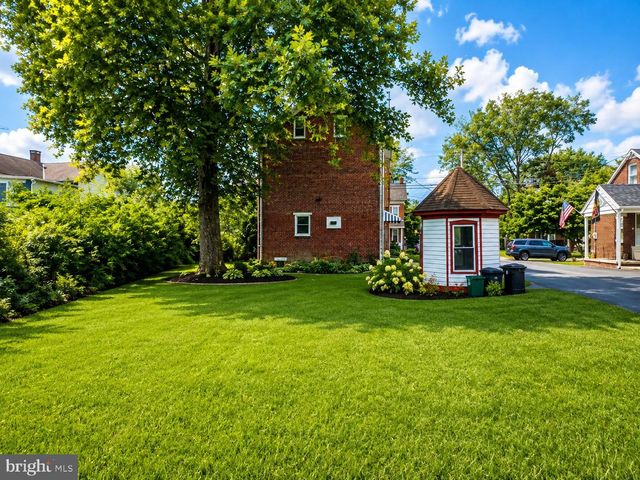 1329 BROADWAY, Hanover, PA 17331