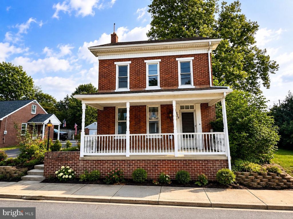 1329 BROADWAY, Hanover, PA 17331