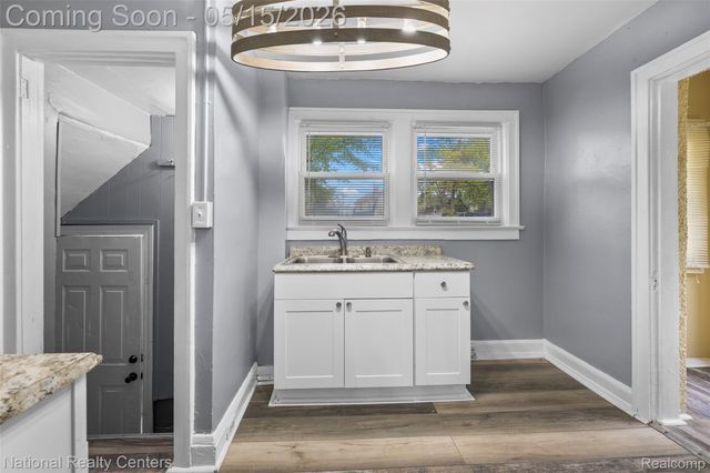 686 N Perry Street, Pontiac, MI 48342
