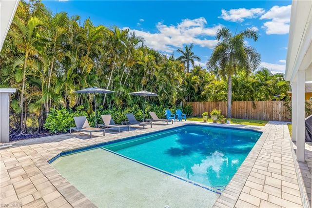 1669 Grove AVE, Fort Myers, FL 33901