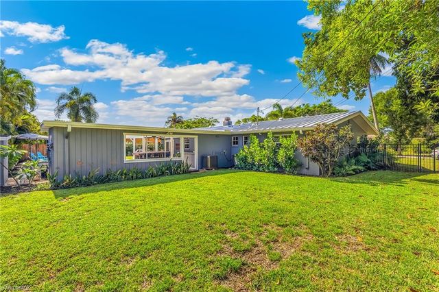 1669 Grove AVE, Fort Myers, FL 33901
