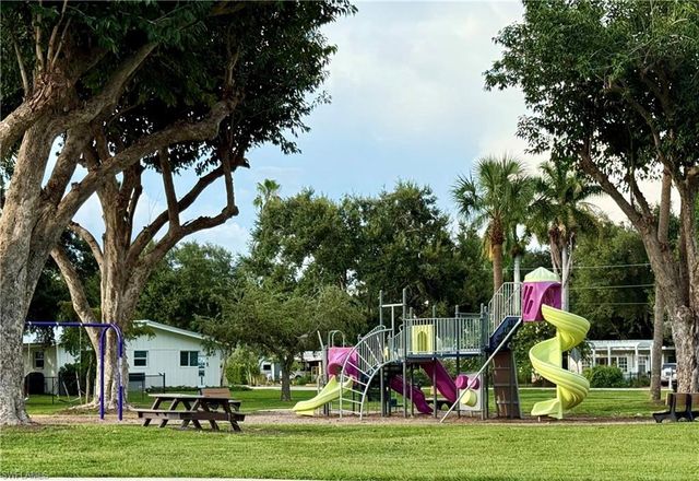 1669 Grove AVE, Fort Myers, FL 33901