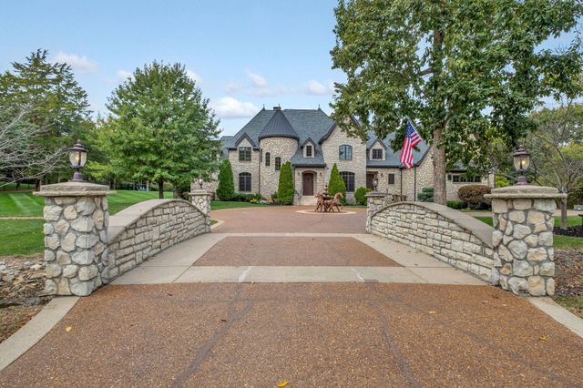 5915 Hillsboro Pike, Nashville, TN 37215