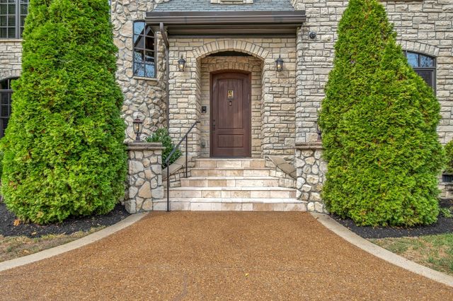 5915 Hillsboro Pike, Nashville, TN 37215