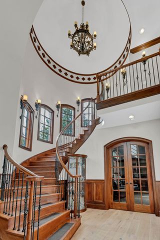 5915 Hillsboro Pike, Nashville, TN 37215