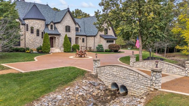 5915 Hillsboro Pike, Nashville, TN 37215