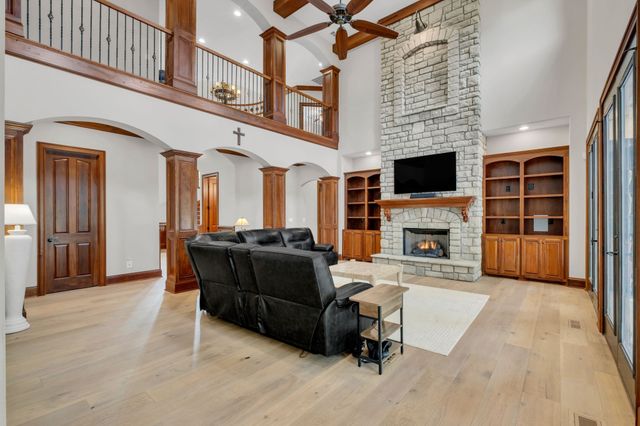 5915 Hillsboro Pike, Nashville, TN 37215