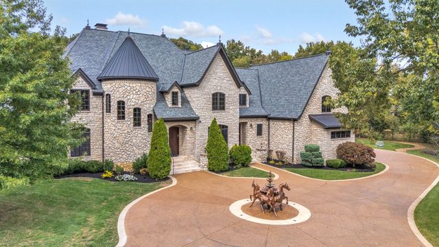 5915 Hillsboro Pike, Nashville, TN 37215