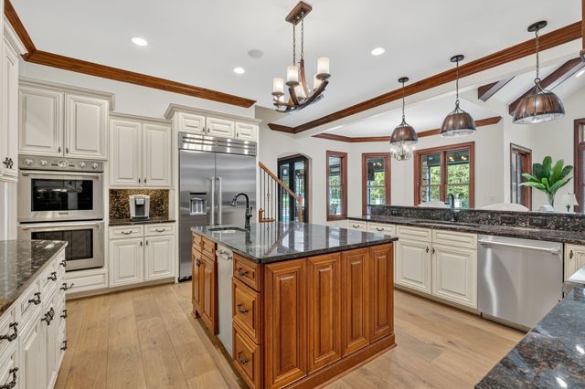 5915 Hillsboro Pike, Nashville, TN 37215