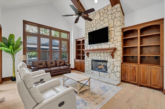 5915 Hillsboro Pike, Nashville, TN 37215