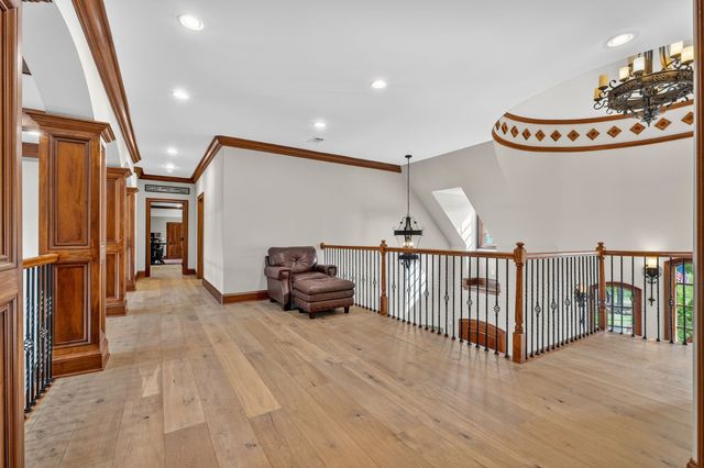 5915 Hillsboro Pike, Nashville, TN 37215