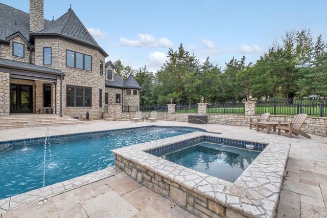 5915 Hillsboro Pike, Nashville, TN 37215