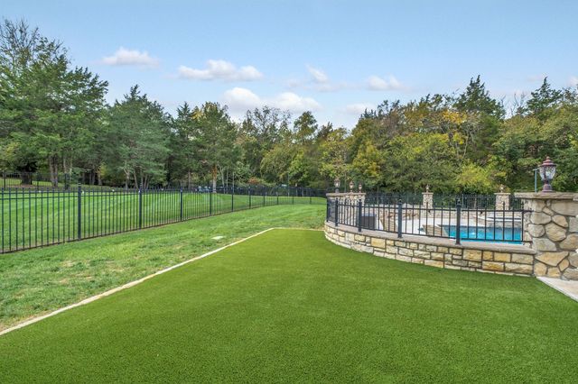 5915 Hillsboro Pike, Nashville, TN 37215