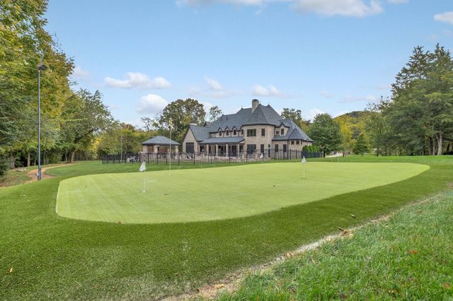 5915 Hillsboro Pike, Nashville, TN 37215