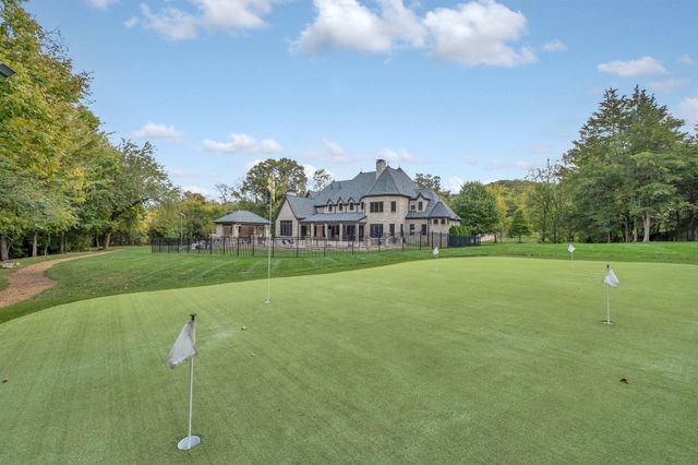 5915 Hillsboro Pike, Nashville, TN 37215