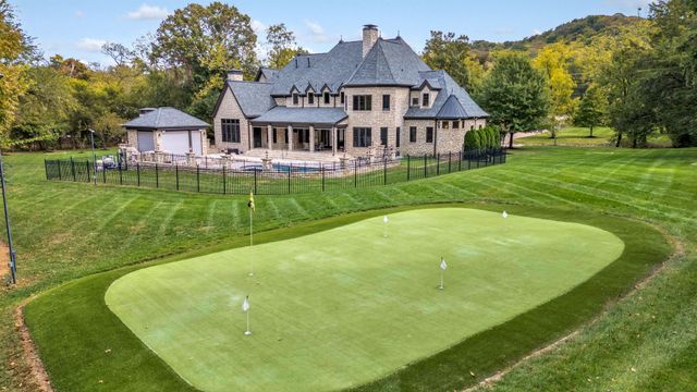 5915 Hillsboro Pike, Nashville, TN 37215