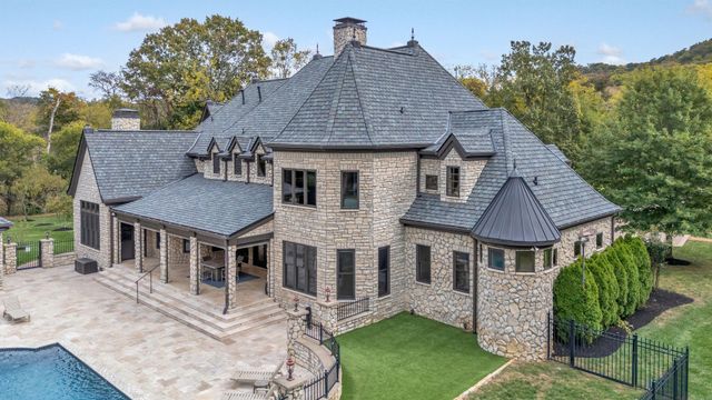 5915 Hillsboro Pike, Nashville, TN 37215