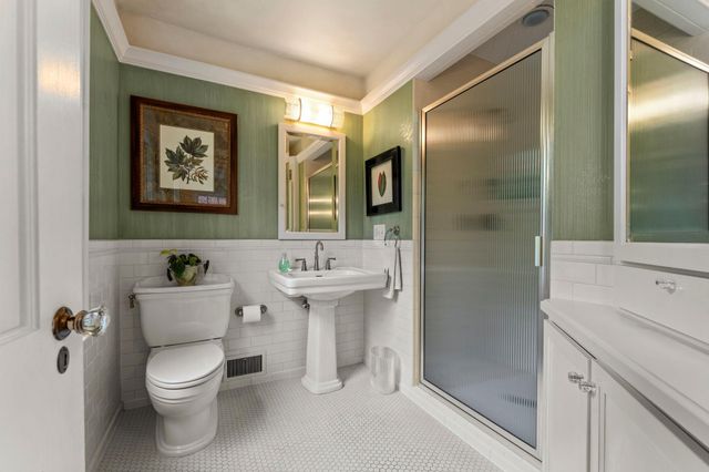 3725 Glenhurst Avenue, Saint Louis Park, MN 55416
