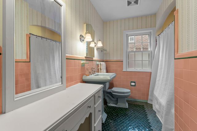 3725 Glenhurst Avenue, Saint Louis Park, MN 55416