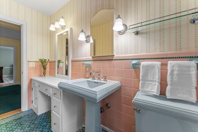 3725 Glenhurst Avenue, Saint Louis Park, MN 55416