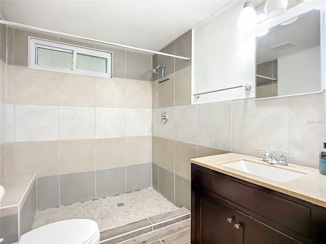 131 JASON DR, Valrico, FL 33594