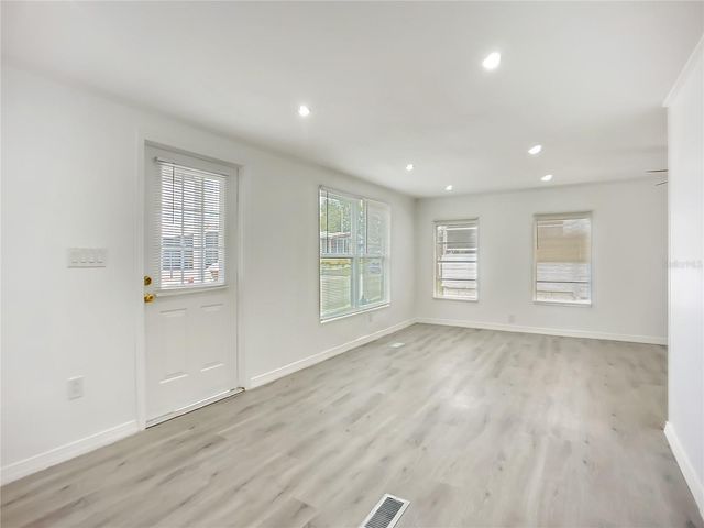 131 JASON DR, Valrico, FL 33594