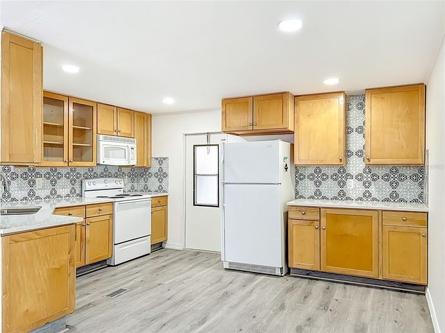 131 JASON DR, Valrico, FL 33594