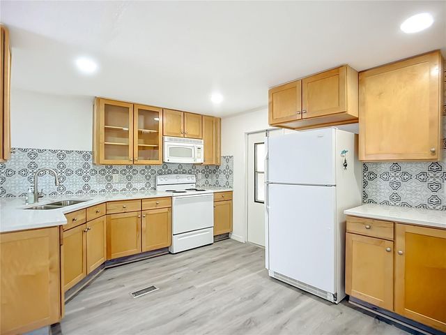 131 JASON DR, Valrico, FL 33594