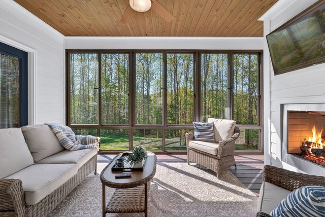 521 Evans Dr, Tullahoma, TN 37388