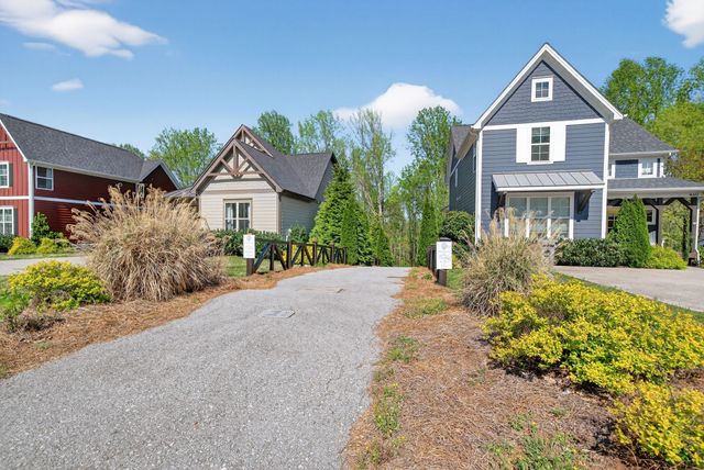 521 Evans Dr, Tullahoma, TN 37388
