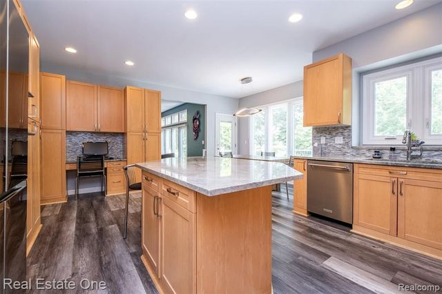 4488 Philip, Commerce Twp, MI 48382