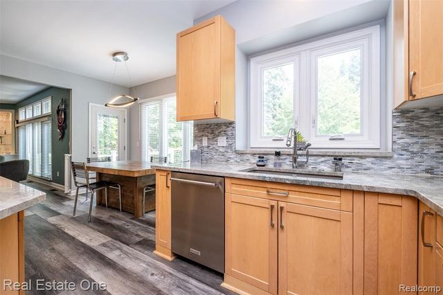 4488 Philip, Commerce Twp, MI 48382
