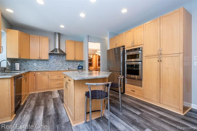 4488 Philip, Commerce Twp, MI 48382