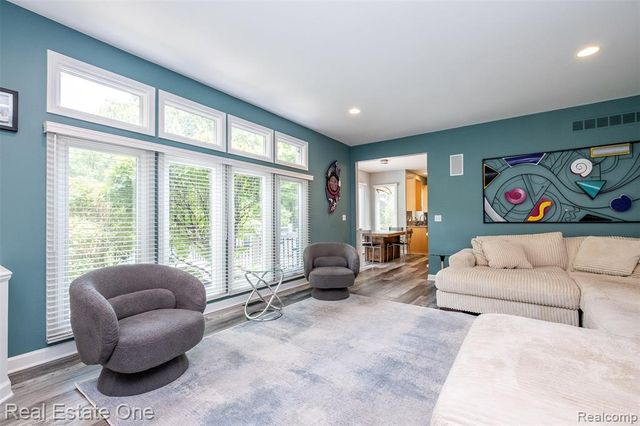 4488 Philip, Commerce Twp, MI 48382