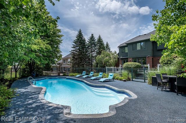 4488 Philip, Commerce Twp, MI 48382