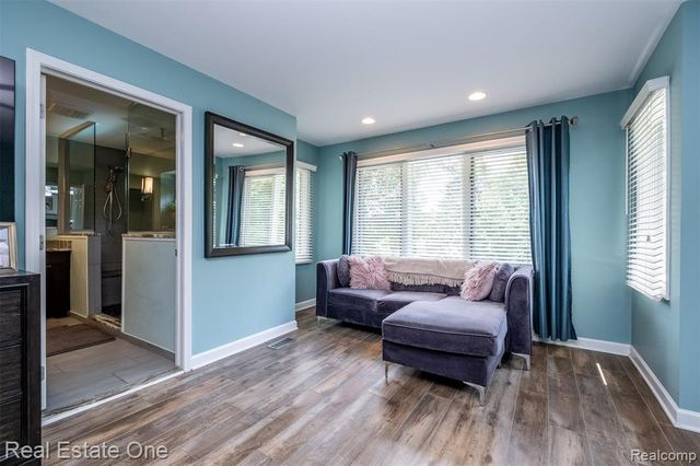 4488 Philip, Commerce Twp, MI 48382