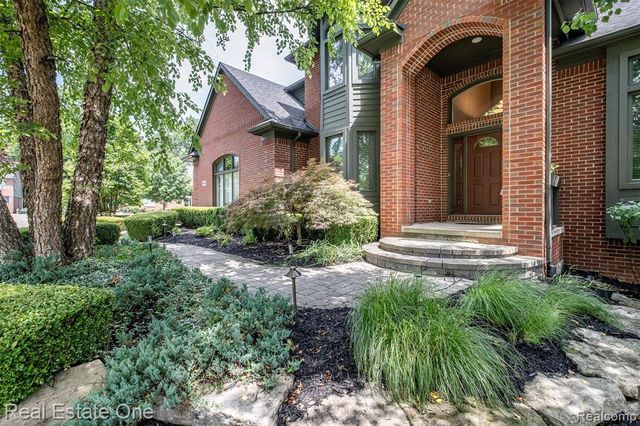 4488 Philip, Commerce Twp, MI 48382