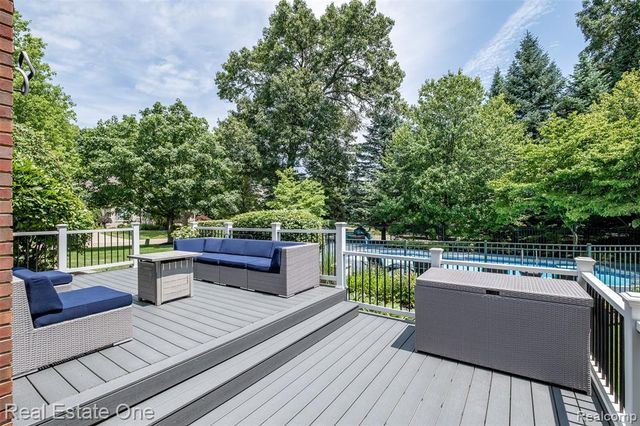 4488 Philip, Commerce Twp, MI 48382