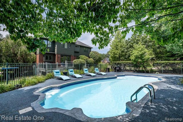 4488 Philip, Commerce Twp, MI 48382